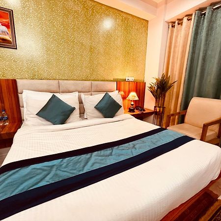 Hotel Golden Temple View By La Casa, Amritsar #Top Rated #Most Awarded #Swimming Pool #Prime Location #Luxury Rooms #Parking #Rooftop Cafe Exterior photo